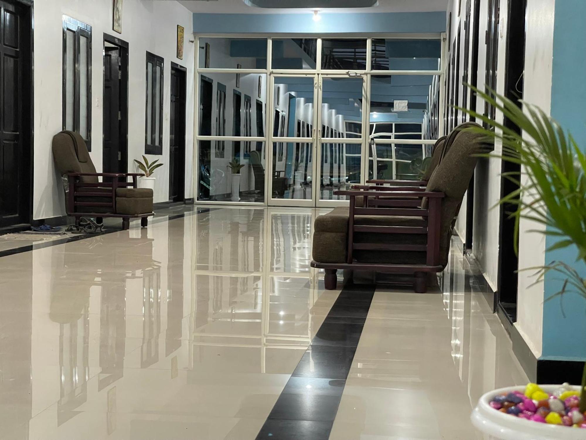 Nilastay Emirates Kazhakuttam Extérieur photo